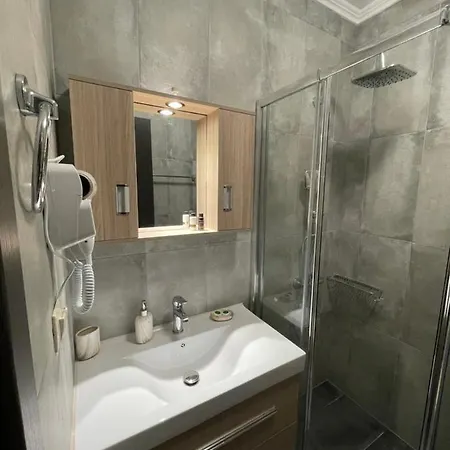 Elia House * 干尼亞