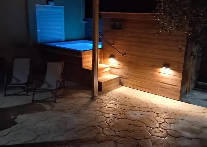 Elia House ヴィラ ハニア